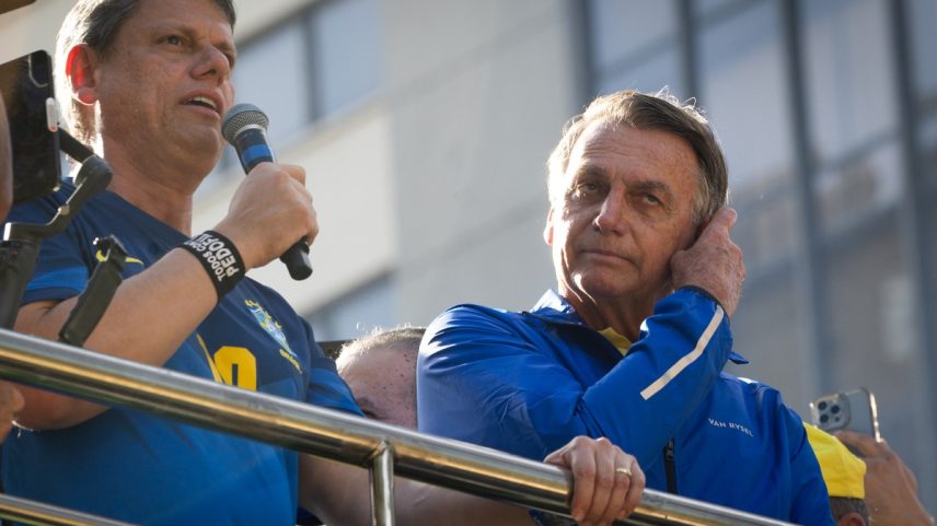 Tarcísio de Freitas e Jair Bolsonaro em ato na Avenida Paulista (Foto: Maria Isabel Oliveira)
