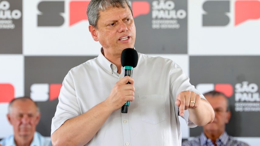 Governador de São Paulo, Tarcísio de Freitas (Republicanos), é aliado do ex-presidente Jair Bolsonaro (Foto: Célio Messias/Governo do Estado de SP)