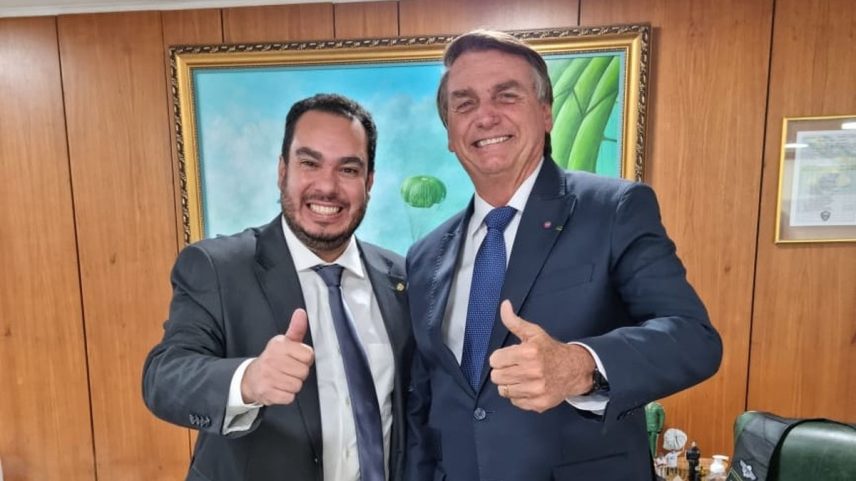 Paulo Eduardo Martins e Jair Bolsonaro, em foto de 2022 (Foto: Reprodução/Facebook)
