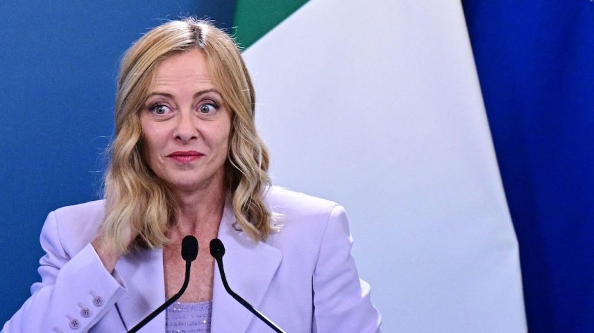 A primeira-ministra italiana, Giorgia Meloni, em coletiva de imprensa conjunta com o presidente da Argélia em Roma, na quarta-feira, 23 (Foto: Tiziana Fabi/AFP)