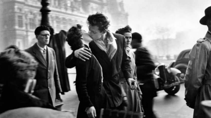 'O beijo no Hôtel de Ville', fotografia tirada por Robert Doisneau em Paris, 1950 (Foto: Robert Doisneau)