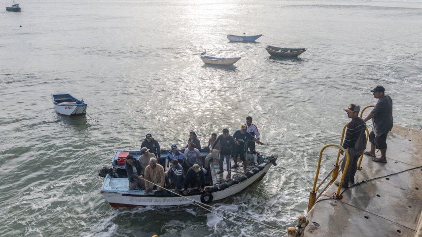 Terminal pesqueiro de Lobitos em Peru, em maio. (Foto: SEBASTIAN CASTAÑEDA)
