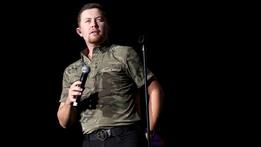 Scotty McCreery está passando por uma perda dolorosa, pois revelou que suas duas avós faleceram apenas algumas horas uma da outra na quarta-feira. (Foto: Reprodução)