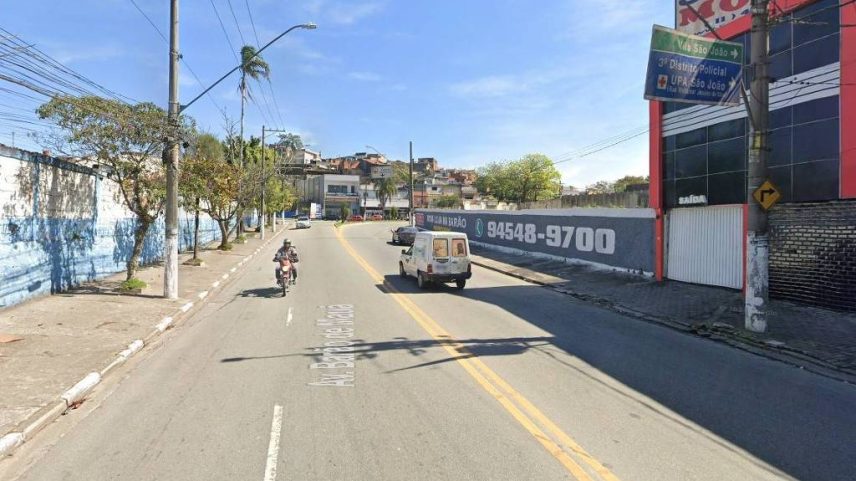 Local onde ocorreu a discussão de trânsito entre o PM e um motorista (Foto: Reprodução Google Street View)