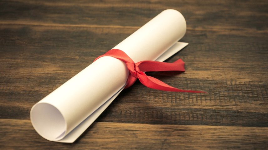Diploma (Foto: Taweepat/Thinkstock)