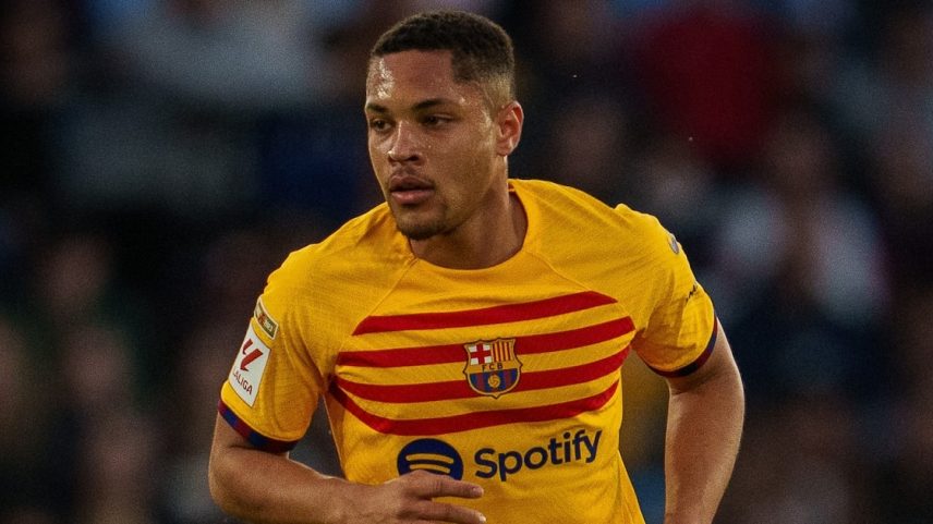 Vitor Roque não conseguiu apresentar o melhor futebol quando esteve no Barcelona. (Foto: @Barcelona via X)