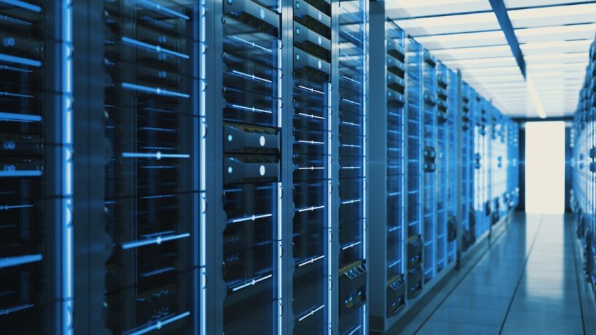 A previsão é de que, até 2035, 13 gigawatts (GW) sejam instalados no País em data centers (Foto: .shock/Adobe Stock)