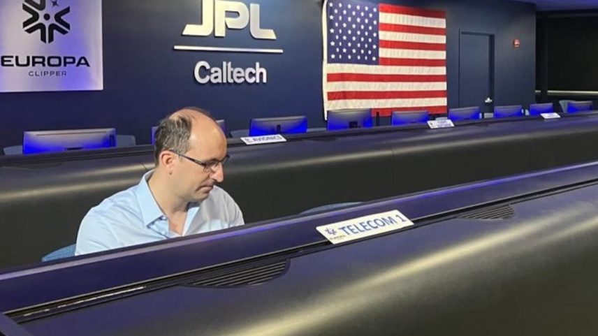 Engenheiro brasileiro Luciano Camilo Alexandre é responsável pelas comunicações da Nasa em missões interplanetárias (Foto: JPL/Nasa)