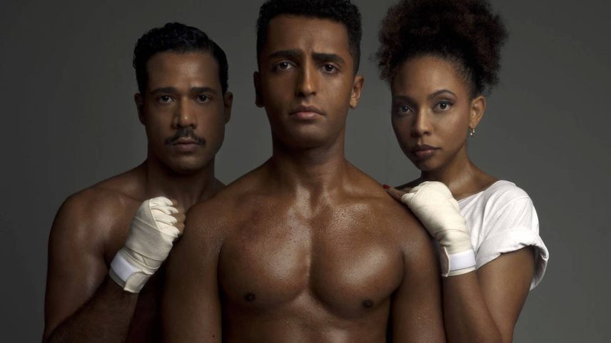 Alexandre Ammano, Fernando Vitor e Letícia Calvosa em cena da peça '12º Round: A História de Emile Griffith' (Foto: Rony Hernandes/Divulgação)