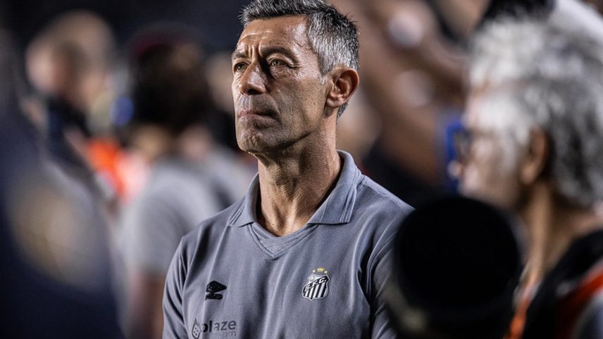 Pedro Caixinha foi demitido em abril — Foto: Raul Baretta/ Santos