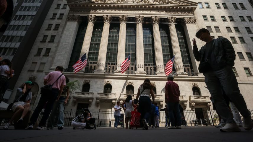 Investimentos estrangeiros diminuíram para menos de US$ 2 bilhões nos últimos três meses, uma queda significativa em relação aos US$ 34 bilhões de janeiro. (Foto: Michael Nagle/Bloomberg)
