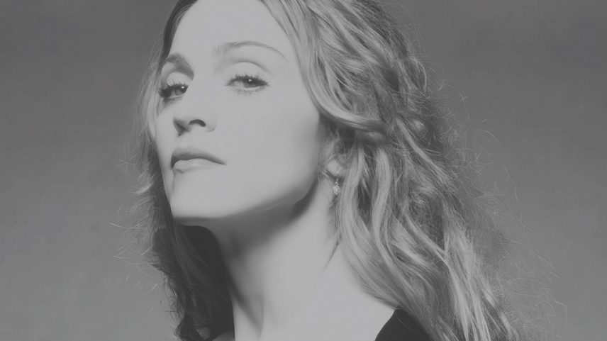 Madonna lança hoje, 25 de julho, seu tão aguardado álbum de remixes de 'Ray of Light', 'Veronica Electronic'. Aqui, classificamos todas as oito faixas. (Foto: Reprodução)
