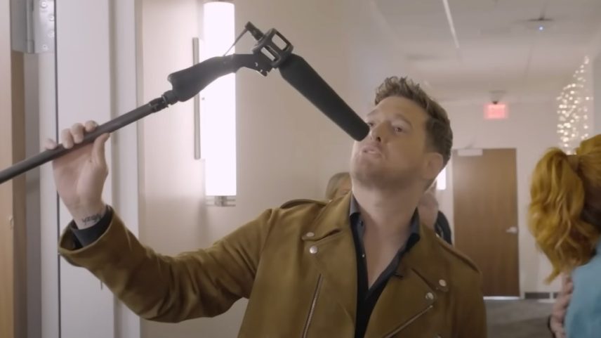 Michael Bublé, Reba McEntire, Snoop Dogg e Niall Horan começam a provocação cedo em um vídeo de prévia da 28ª temporada de 'The Voice'. (Foto: Reprodução)