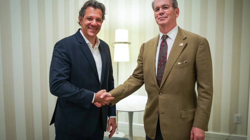 Ministro da Fazenda, Fernando Haddad, em encontro com o secretário do Tesouro dos Estados Unidos, Scott Bessent (Foto: Diogo Zacarias - 4.mai.2025/Ministério da Fazenda)