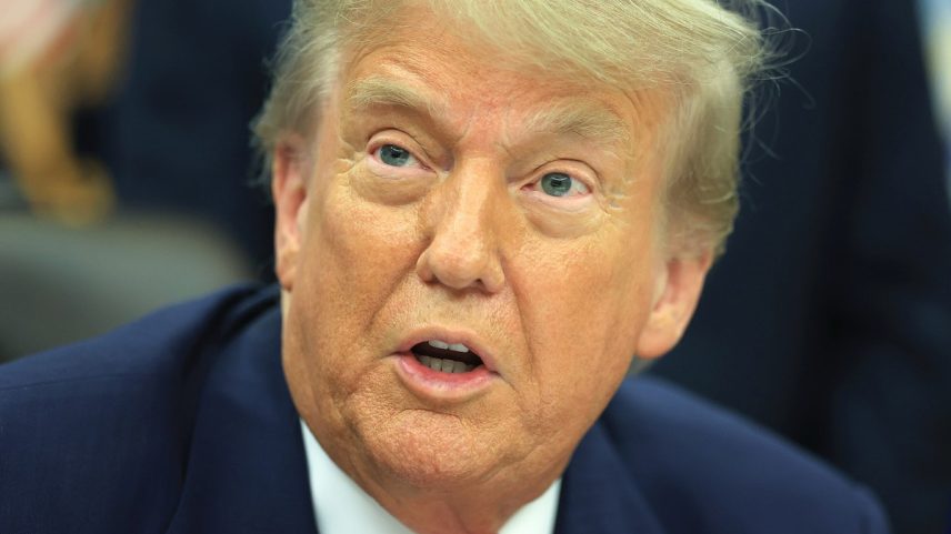 Trump diz que não pretende adiar o prazo de 9 de julho para as tarifas (Foto: Bloomberg)