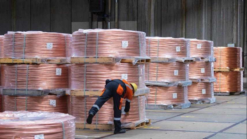 Bobinas de fio de cobre armazenadas em Hamburgo, na Alemanha: metal pode ser taxado em 50% por Trump (Foto: Krisztian Bocsi/Bloomberg)