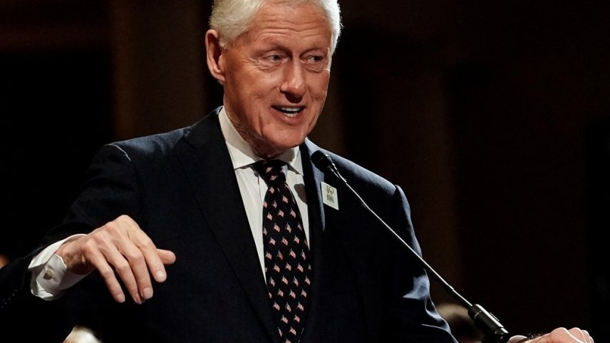 Ex-presidente dos Estados Unidos, Bill Clinton, em imagem de abril de 2025 (Foto: REUTERS/Nick Oxford)