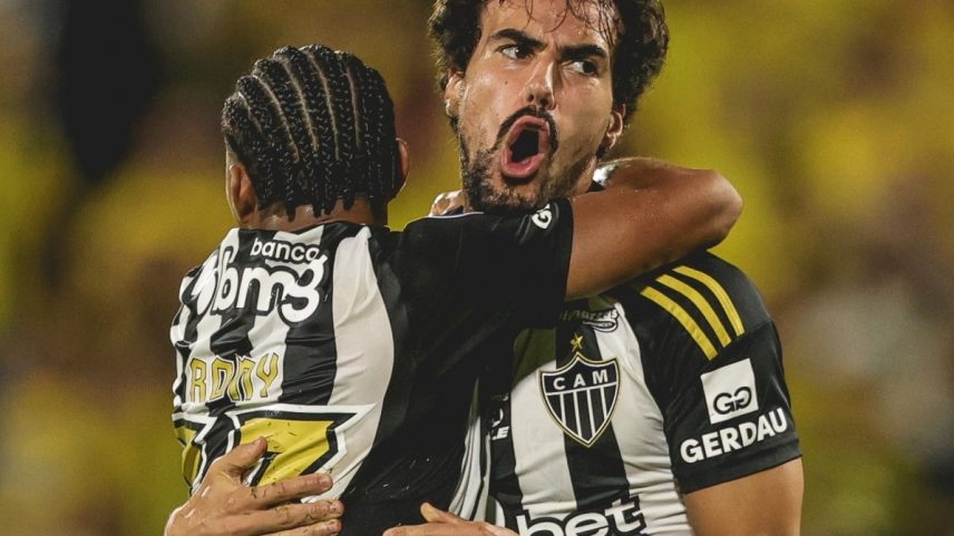 Meia entrou, sofreu pênalti que gerou gol de Hulk e cavou expulsão no 2º tempo (Foto: Pedro Souza / Atlético)