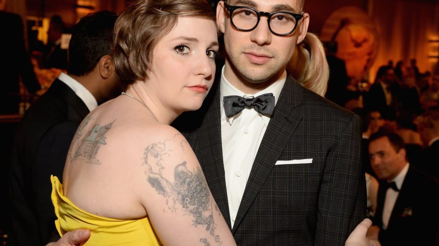 Lena Dunham e Jack Antonoff nos Globos de Ouro de 2014, quando ainda eram casal. (Foto: Michael Kovac/Getty Images for Moet & Chandon)