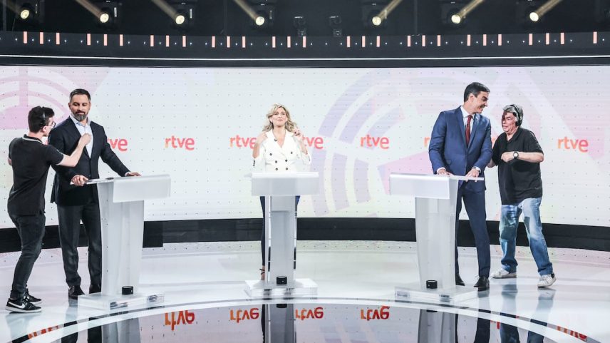 Santiago Abascal, Yolanda Díaz e Pedro Sánchez, no debate realizado na RTVE para as eleições de 2023, ao qual não compareceu Alberto Núñez Feijóo. (Foto: Álvaro García)