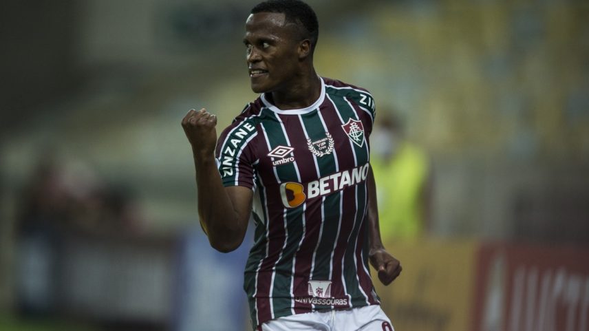 John Arias é meio-campo do Fluminense (Foto: Guito Moreto / Agência O Globo)