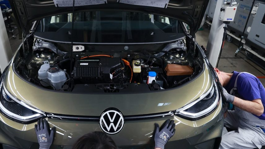 Montadora teve desempenho misto na China, com queda de vendas em elétricos. (Foto: Krisztian Bocsi/Bloomberg)