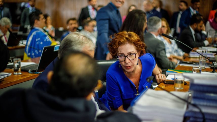 Deputada Federal Carla Zambelli no Congresso Nacional (Foto: Brenno Carvalho / Agência O Globo)