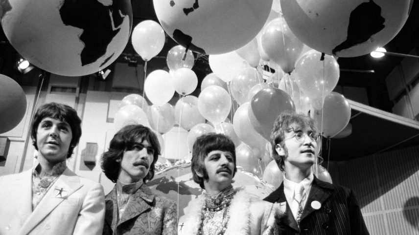 Os Beatles, em registro de 1967: case de sucesso analisado pelo professor de Harvard (Foto: Mirrorpix/Getty Images)