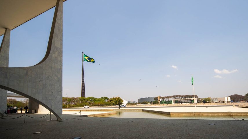 Estratégia de Lula passa por responsabilizar o ex-presidente Jair Bolsonaro e os seus filhos pela medida anunciada por Trump. Com isso, Lula pretende buscar apoio entre os eleitores de centro que não se identificam com o Partido dos Trabalhadores (PT) e nem com os bolsonaristas. (Foto: Leandro Fonseca/Exame)