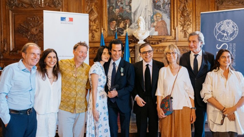 O veterano da música australiana Nick Cave foi reconhecido pela cidade francesa de Arles, com duas honrarias prestigiosas concedidas a ele no último fim de semana. (Foto: Reprodução)