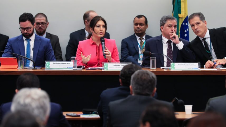 A ministra do Planejamento e Orçamento, Simone Tebet, participa de audiência pública na Comissão Mista de Orçamento do Congresso. (Foto: Lula Marques/Agência Brasil)