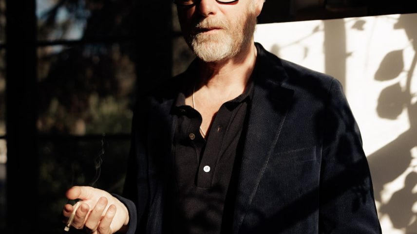 Matt Berninger no estúdio de Los Angeles onde está ensaiando para sua turnê. (Foto: Chantal Anderson)