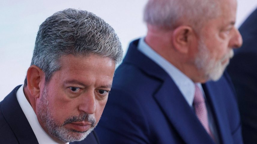 Deputado Arthur Lira e o presidente Luis Inácio Lula da Silva (Foto: Reuters via BBC)