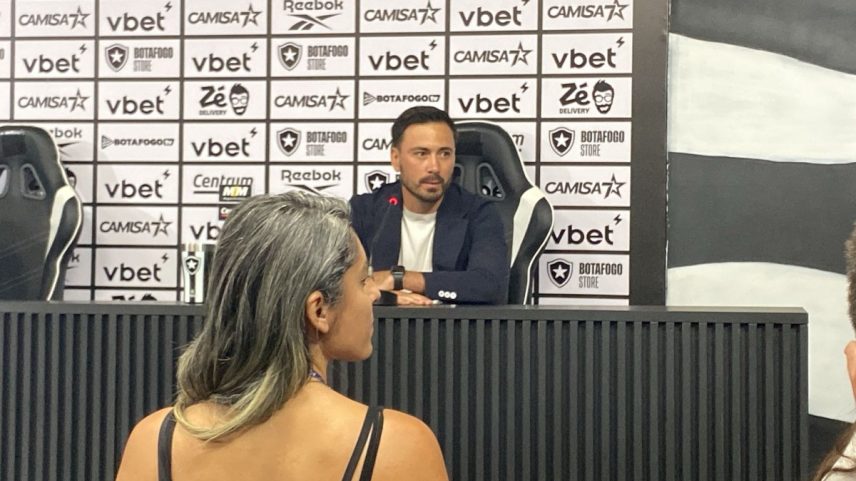 Davide Ancelotti foi apresentado oficialmente pelo Botafogo nesta segunda-feira (Foto: João Pedro Fragoso)