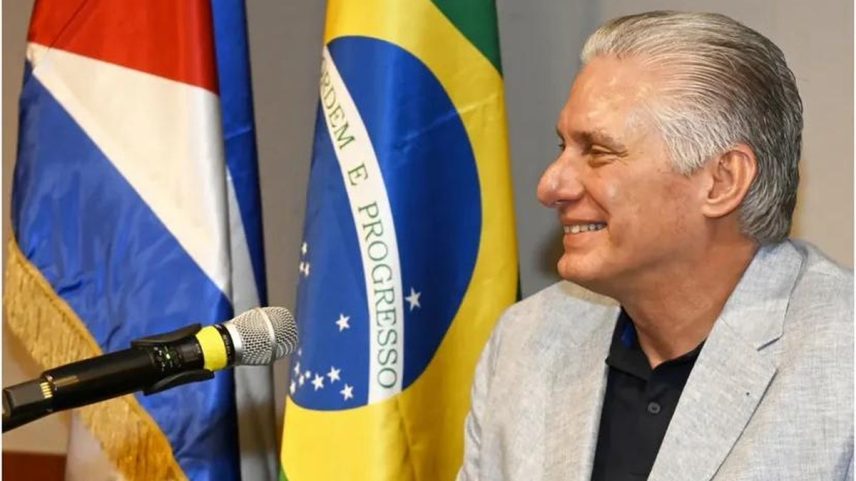 O presidente de Cuba, Miguel Díaz-Canel, em encontro com brasileiros (Foto: Reprodução/Instagram @diazcanelb)