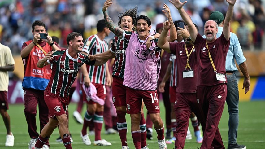 Fluminense celebra vitória contra Al-Hilal durante a Copa do Mundo de Clubes (Foto: Getty Images)