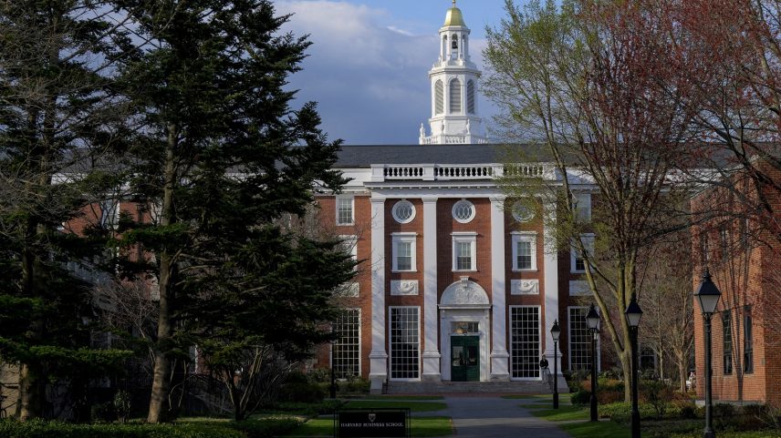 Campus da Escola de Negócios da Universidade de Harvard (Foto: REUTERS/Faith Ninivaggi)