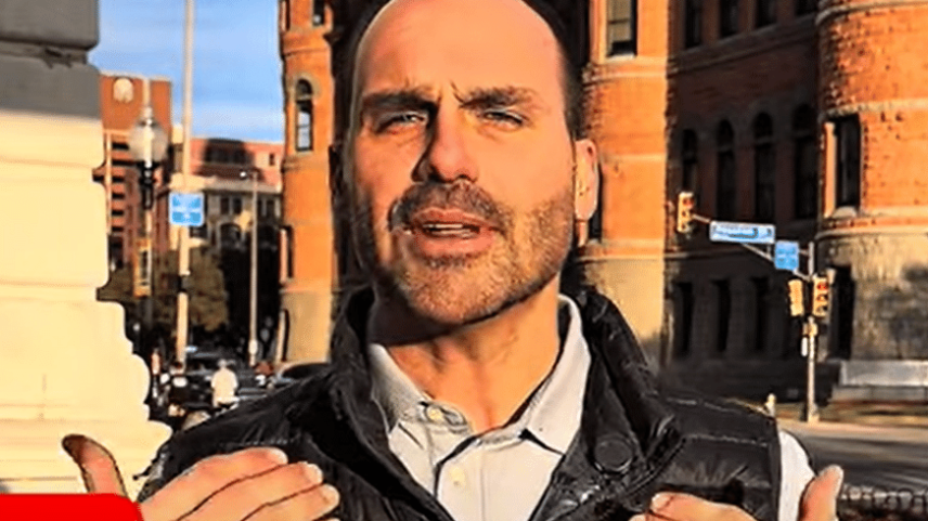 Licença de Eduardo Bolsonaro termina na segunda-feira (21) (Foto: Reprodução/YouTube)