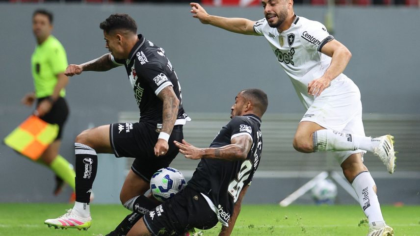 Arthur Cabral marcou um dos gols do Botafogo sobre o Vasco (Foto: Vitor Silva/Botafogo)