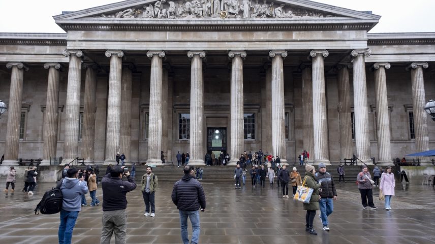 Ouro negro: o Museu Britânico de Londres assinou um contrato de $63 milhões com a BP em 2023. (Foto: Mike Kemp/In Pictures via Getty Images)