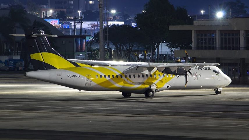 ATR-72 da VoePass que caiu em Vinhedo (PS), em foto do ano passado no Aeroporto Salgado Filho, em Porto Alegre (RS) (Foto: Rafael Luiz Canossa/Creative Commons)
