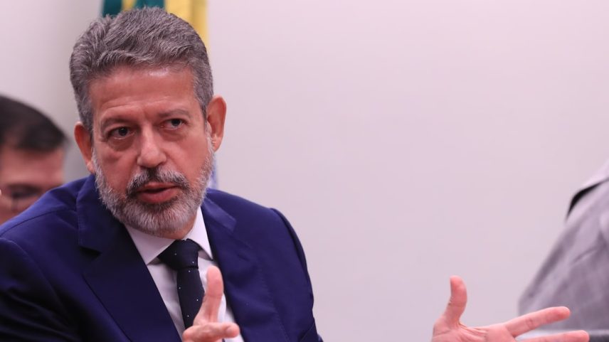 Arthur Lira, relator do projeto que amplia a isenção de IR para quem ganha até R$ 5 mil (Foto: Lula Marques/Agência Brasil)