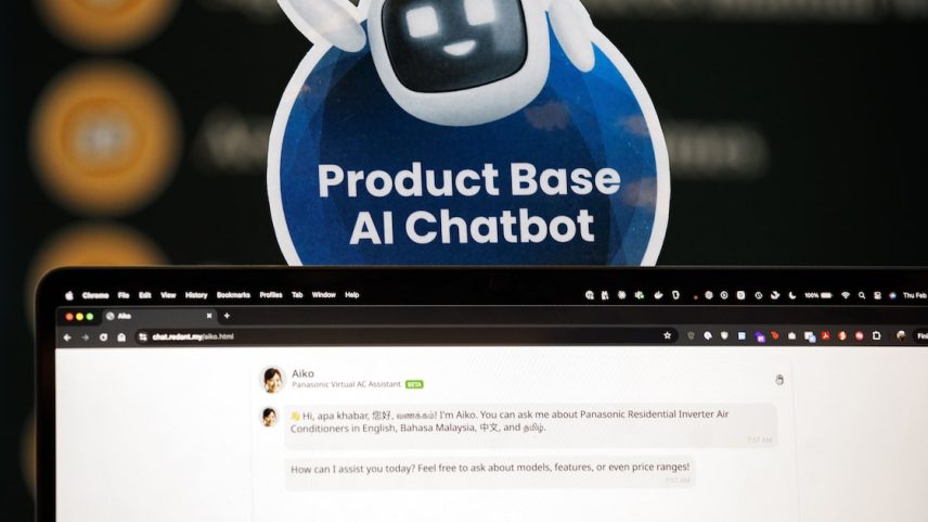 Chatbots com uso de IA generativa e ferramentas em cima de plataformas estão mais comuns no mercado (Foto: Samsul Said/Bloomberg)