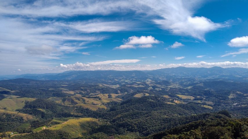 Vista do Pico Agudo, em Santo Antônio do Pinhal (Foto: André Sollitto/VEJA)