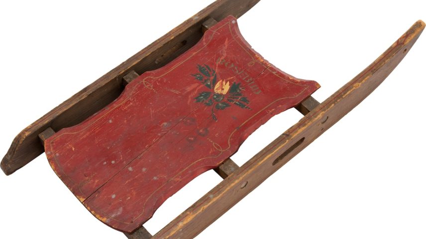 O icônico trineo Rosebud, utilizado na película 'Cidadão Kane' e leiloado por 12,7 milhões de euros. (Foto: Heritage Auctions)