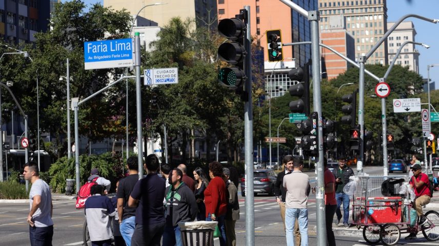 Originalmente, a futura estação Teodoro Sampaio ficaria no cruzamento com a Avenida Faria Lima. Mas o Metrô mudou o endereço para esquina entre as ruas Cardeal Arcoverde e Dr. Virgílio de Carvalho Pinto. (Foto: Tiago Queiroz/Estadão)