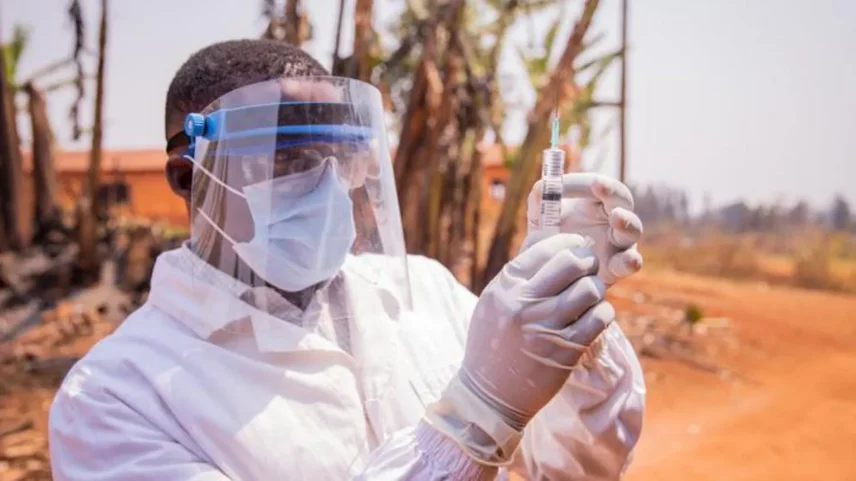 O estudo examina o impacto das campanhas de vacinação emergenciais para cinco doenças infecciosas principais, incluindo Ebola (Foto: Getty Images)