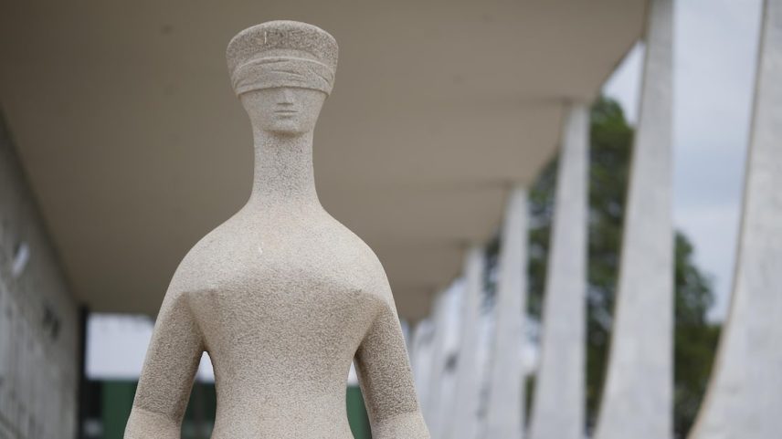 Vista da Estátua da Justiça, no Supremo Tribunal Federal, na Praça dos Três Poderes, em Brasília. (Foto: Dida Sampaio/Estadão)