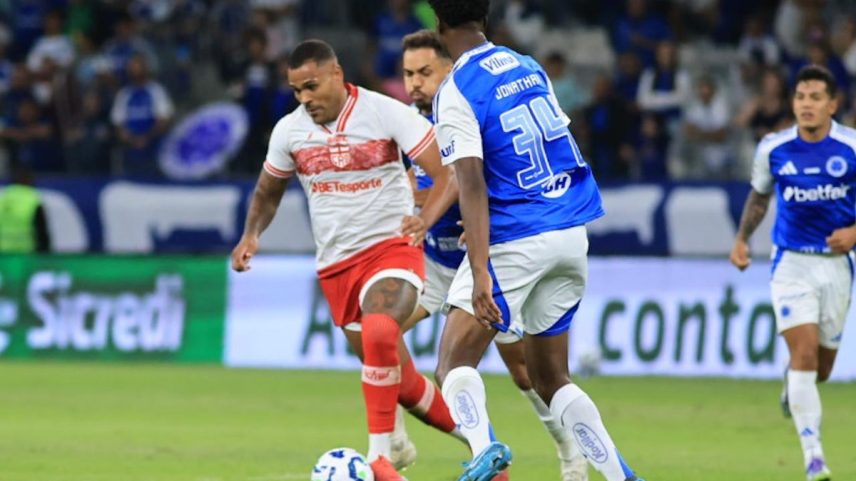 Pottker responde Fagner nas redes sociais (Foto: Divulgação/CRB)