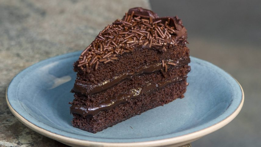 Bolo de brigadeiro com café da Sterna Café (Foto: Divulgação)